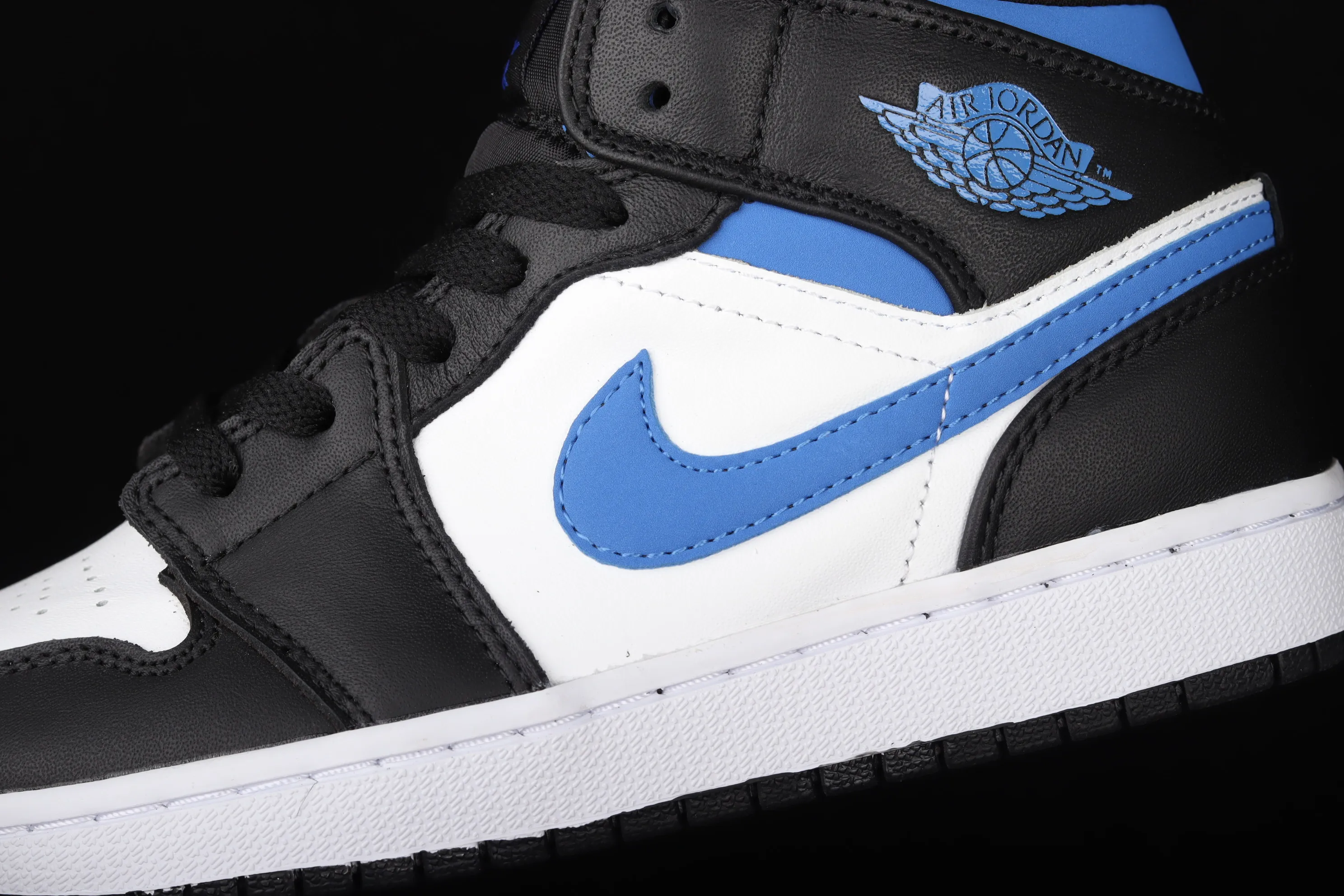 All categories Air Jordan Jordan series basketball shoes Air Jordan 1 Mid Air Jordan 1 Mid AJ1 Joe 1 black and white blue panda mid-top cultural basketball shoes 554725-140
